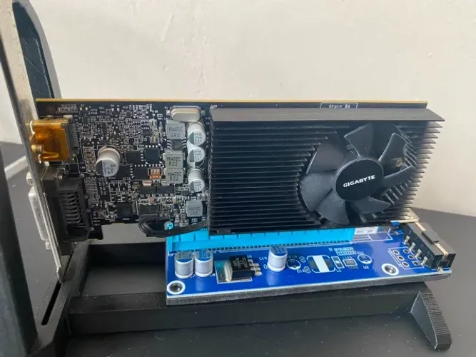 GT 1030 Gigabyte GDDR5 2GB - Excelente Estado
