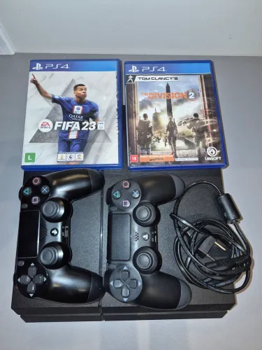 Vendo PlayStation 4 com 2 jogos