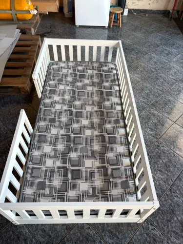 Cama montessoriana solteiro com colchão