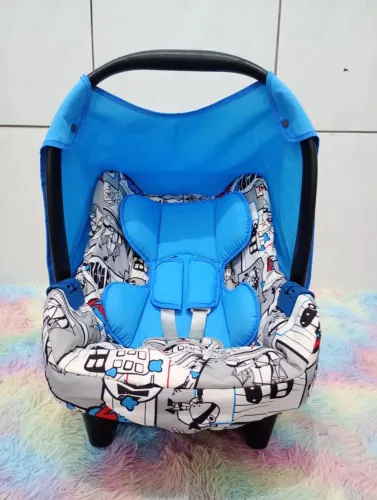 Bebê conforto higienizado azul faço entrega