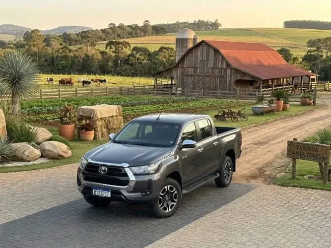 Toyota Hilux CD SRV 4X4 2.8 TDI Diesel Aut. 2022