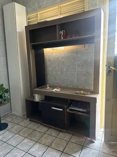 Estante de sala