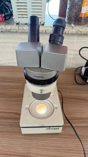Estereomicroscópio Micronal com Base SIT