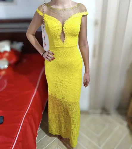 Vestido Amarelo com Brilho - Festas