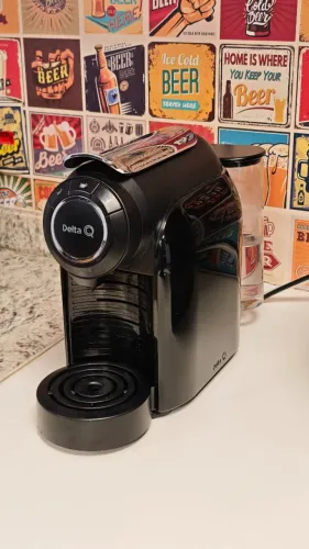 Máquina de Café Delta Q Qool Cafeteira de Cápsulas Preta 127V DeltaQ Excelente estado!