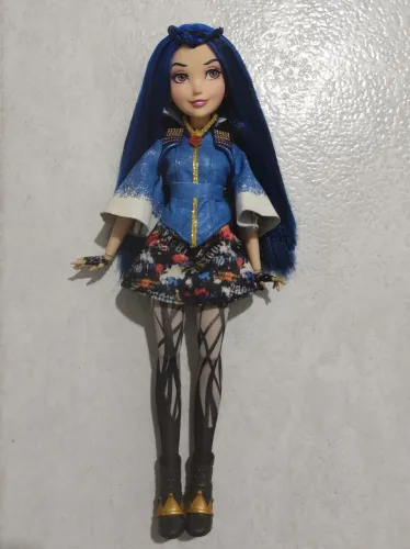 Boneca Descendentes Ivie
