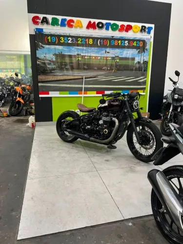 TRIUMPH BONNEVILLE BOBBER 1200