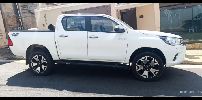 Jogo de rodas Aro 20 Hilux com pneus