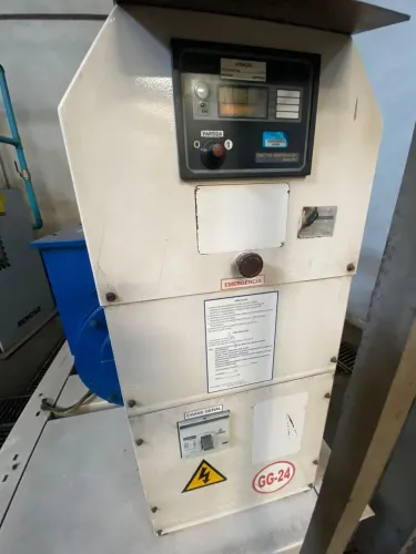 Vendo equipamentos industriais.