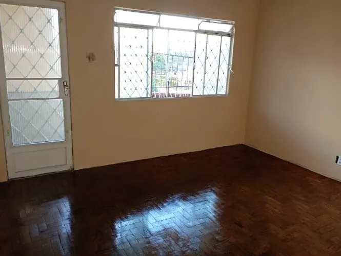 Aluguel aptº bairro Eucaliptal: 3 quartos, sala, cozinha, banheiro, área de serviço