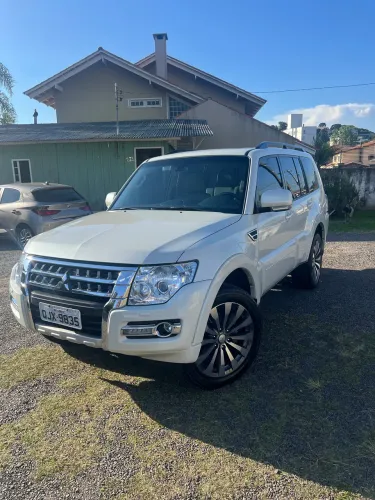 Mitsubishi Pajero HPE Full 3.2 4X4 T.i.dies. 5P AUT 2020