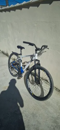 BIKE VERCELLI ARO 29 E QUADRO DE ALUMÍNIO COM FREIO A DISCO