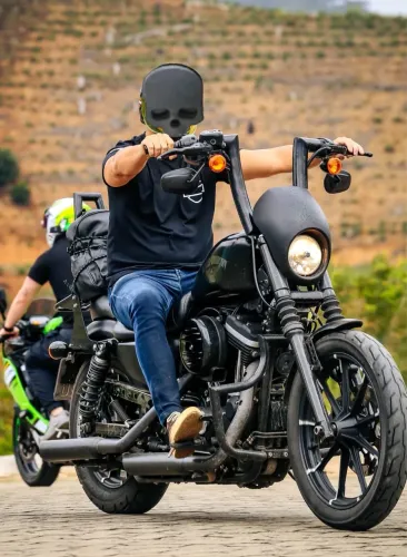 Vendo Harley Davidson Sportster Iron 883 - IMPECÁVEL 