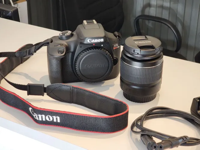 Canon EOS T100 Completa Semi Nova
