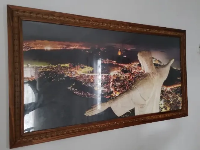 Quadro Panorâmico Cristo Redentor Rio Noturno com Vidro e Moldura em Madeira Nobre