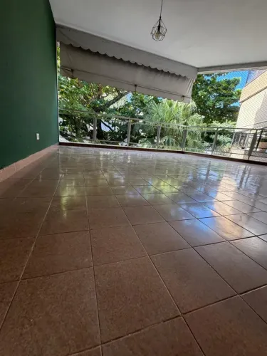 Apartamento para aluguel possui 100 metros quadrados com 2 quartos