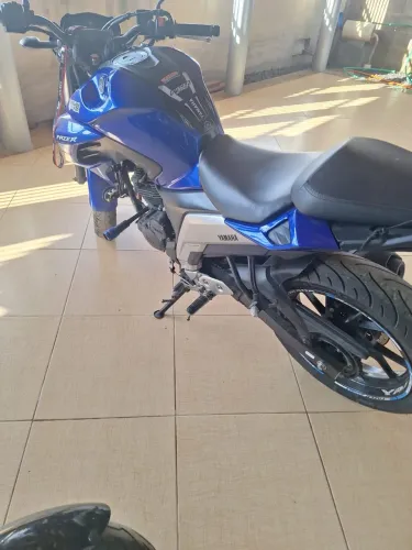 Vende-se Fazer 250