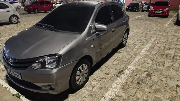Toyota Etios XLS 1.5 Flex 16V 5P Mec. 2014
