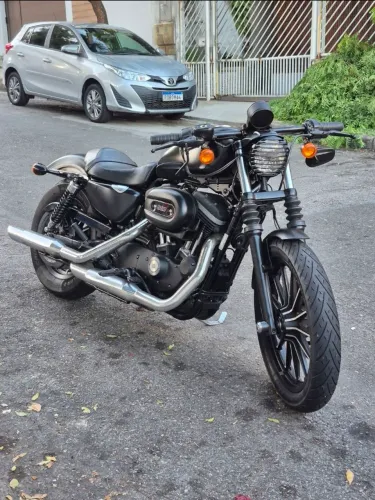 Harley Davidson 883 
