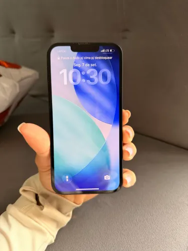 iPhone 13 semi novo