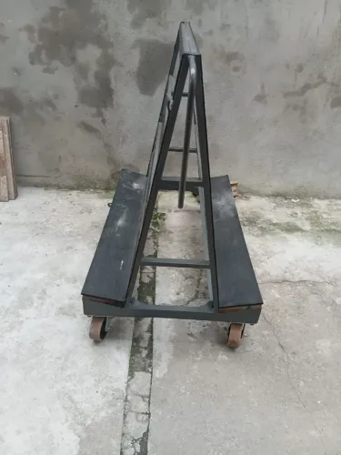 Vendo cavalete com rodas para transporte de vidros