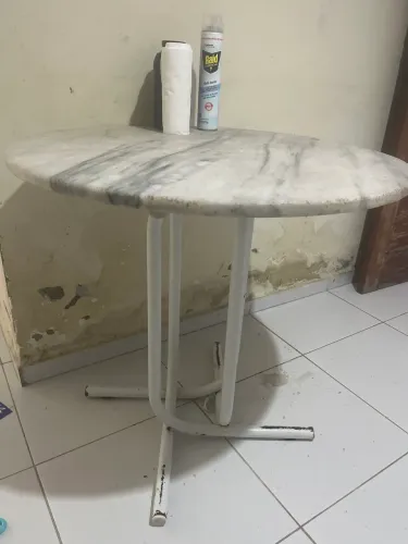 Mesa redonda pedra