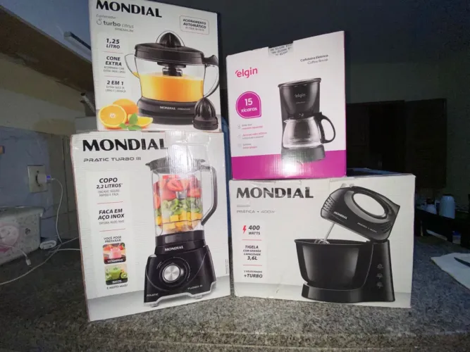 Batedeira + Liquidificador + espremedor + Cafeteira