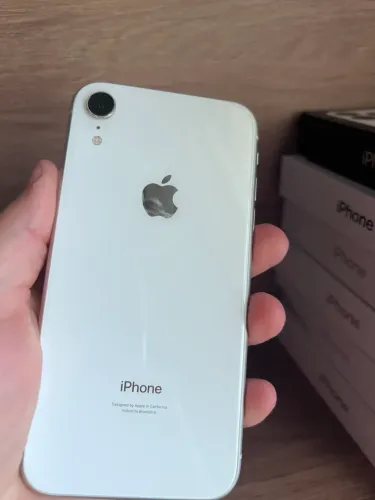 iPhone XR impecável ac. trocas