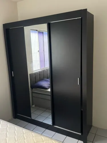 Guarda-roupa 3 portas com espelho