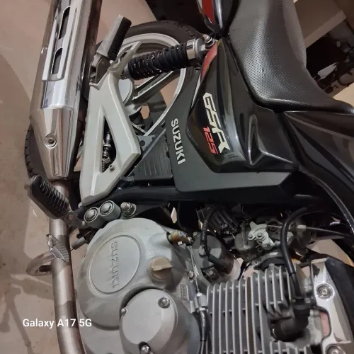 Suzuki grs 125