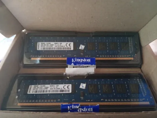 Kit Memória RAM 8GB (2x4GB) DDR3 1600MHz Kingston PC3-12800U para Desktop