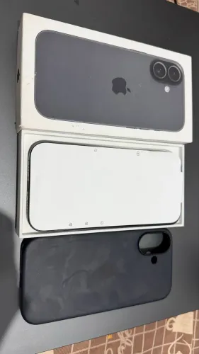 Vendo iPhone 17 black 256
