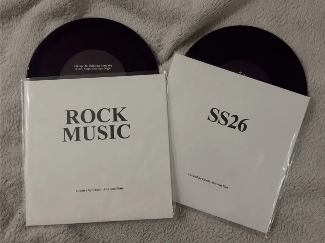 Charli xcx - Rock Music e SS26 (7 Polegadas)