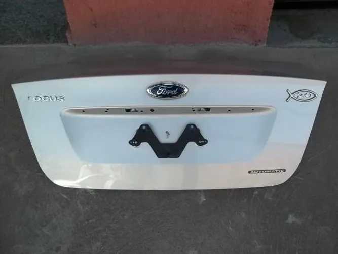 Tampa Traseira Ford Focus Sedan Original