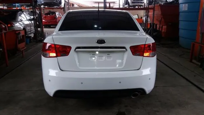 Peças usadas Kia Cerato 2012 1.6 16v gasolina 126cv câmbio manual