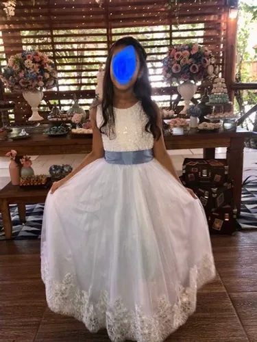 Vestido de Daminha lindo! Com detalhes bordados