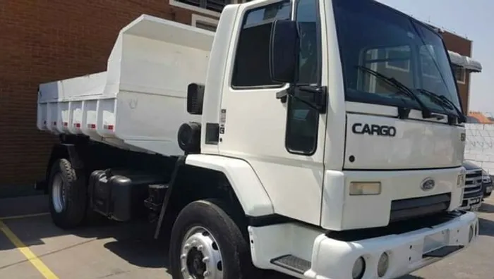 Caminhão Ford Cargo 1517 Caçamba