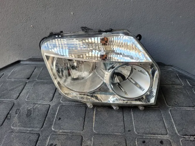 Farol Direito Cromado Renault Duster 2012 2013 2014 2015