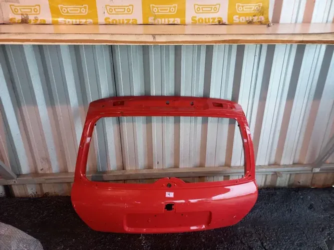 Tampa traseira clio 2000/2001/2002/2003/2004/2005/2006