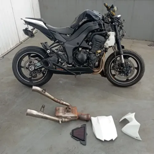 Sucata para retirada de peças Kawasaki Z 1000 2011/2012