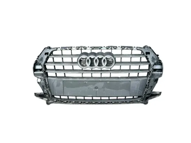 Grade  Frontal Audi Q3 2013-2015