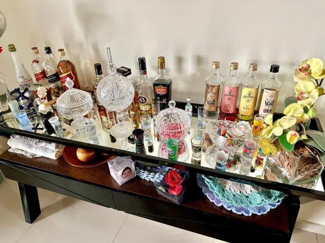 Vendo Buffet/Aparador/Barzinho Espelhado