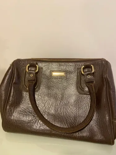 Bolsa de Couro Marrom - Elegante e Clássica