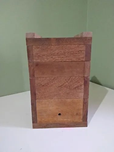 Caixa de Abelha sem ferrão modelo Inpa (madeira maciça)composto por 4 partess