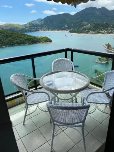 Apartamento de 03 quartos no Porto Real Resort