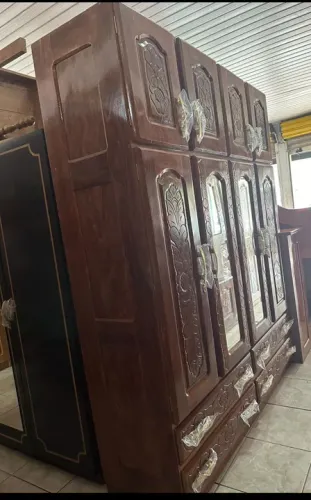Guarda roupa com 4 portas