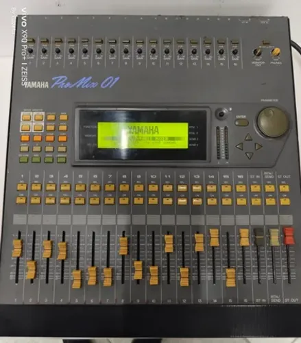 Mesa De Som Yamaha Promix 01 Com Case Ler Descrição!!