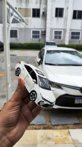 Toyota Corolla em metal 1/32