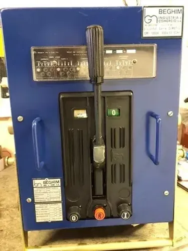 Disjuntor Beghim Tipo Dm1 1250a Motorizado Mínima Tensão