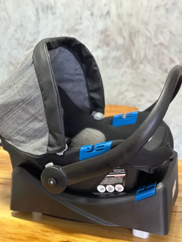 Bebê conforto Burigotto c/ base ótimo 